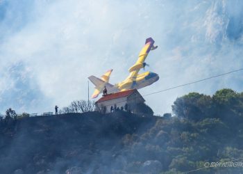 Kakav dan za vatrogasce: Veliki požar kod Kaštel Sućurca gasilo 115 ljudi i tri kanadera