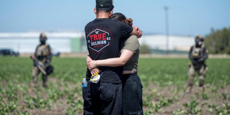 Kalifornijski poljoprivrednik umire nakon pada s krova staklenika tijekom kaotične ledene napade