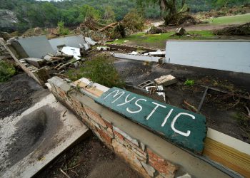 Kamp Mystic navodno je čekao sat vremena da se evakuira nakon upozorenja na ‘po život’ poplave u Teksasu