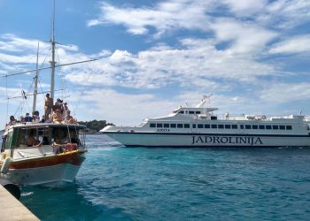 Katamaran Judita s Lastova i Korčule za Split isplovio bez putnika!