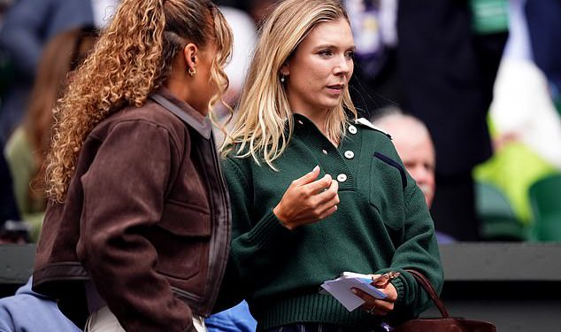 Katie Boulter stiže na središnji sud kako bi gledala zaručnika Alex de Minaur kako preuzme Novak Đoković – danima nakon što je upisala šok u svojoj budućnosti Wimbledona