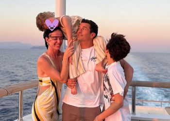 Katy Perry i Ex Orlando Bloom poziraju za rijetku obiteljsku fotografiju s obje njegove djece nakon što su prekinuli zaruke