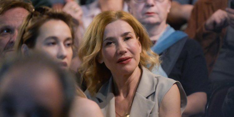 Kazalište Moruzgva Ecije Ojdanić, nakon Brodlomki, s predstavom Prekid preko veze gostuje u Drnišu i Mirlović Zagori