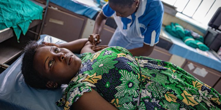 Koliko će se u Velikoj Britaniji smanjiti projekti pomažući ženama i djevojčicama?