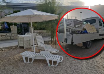 Komunalni redari rade u smjenama i vikendom – sa plaža uklonili ostavljene ležaljke, suncobrane i ručnike