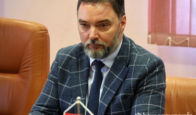 Košarac optužuje: Da se Trojka nije bavila blokadama i politikanstvom, mogli smo izbjeći američke carine