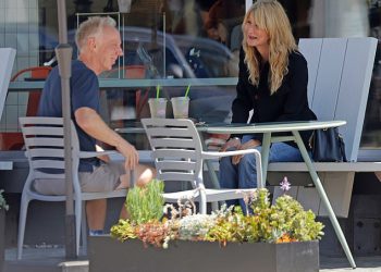 Kreator bijelog lotosa Mike White ispusti ogromnu legendarnu glumicu na nagovještaj mogao bi se vratiti u seriju HBO