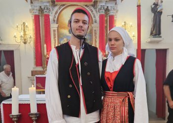 Krenulo je “Sestrunjsko lito” i vratila se stara narodna nošnja ovog otoka!