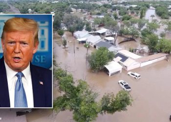 Kritičari povezuju razaranje poplave u Teksasu s rezovima i klimatskim politikama