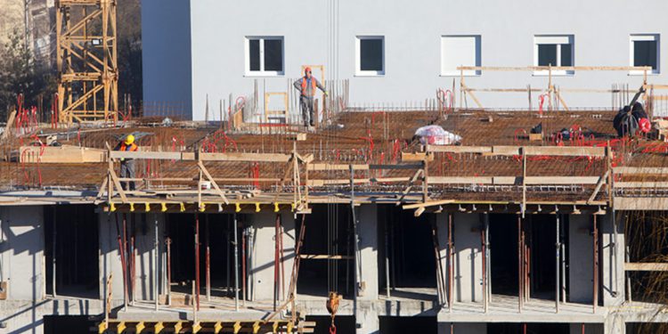 Kupci na tržištu nekretnina sve oprezniji, broj transakcija pada