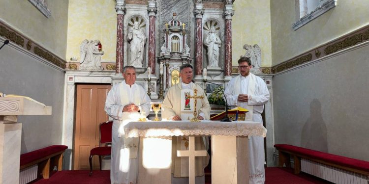 Legendardni don Mile proslavio 30 godina svećeništva!