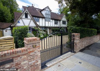 Liam Gallagher započinje obnove u svom londonskom dvorcu jer oaza zvijezda govedu sigurnost u kući u iznosu od 4 milijuna funti