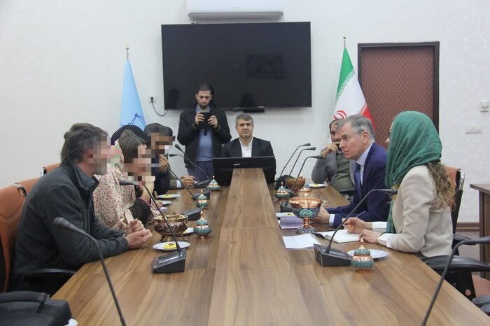 Lindsay i Craig (lijevo) na slici su sastajali britanskog veleposlanika u Iran Hugo Shorter nakon što su u veljači optuženi za špijunažu