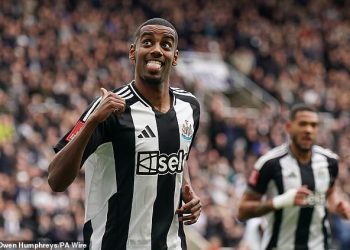 Liverpoolov prijenos Q&A: Kako si mogu priuštiti Alexander Isak? Hoće li ga dobiti nakon što je zatražio da napusti Newcastle? Moraju li Crveni prodati za kupnju?