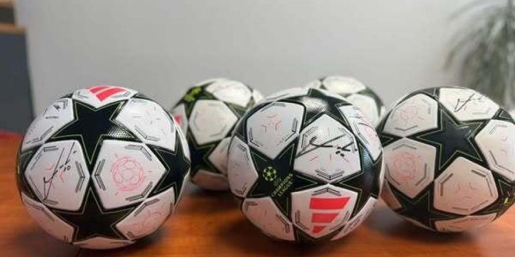 Luka Modrić donirao pet potpisanih lopti Centru za pružanje usluga u zajednici Zadar