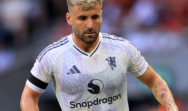 Luke Shaw je “spreman napustiti” Man United nakon 11 godina i “spreman” je čuti ponude s jedne destinacije