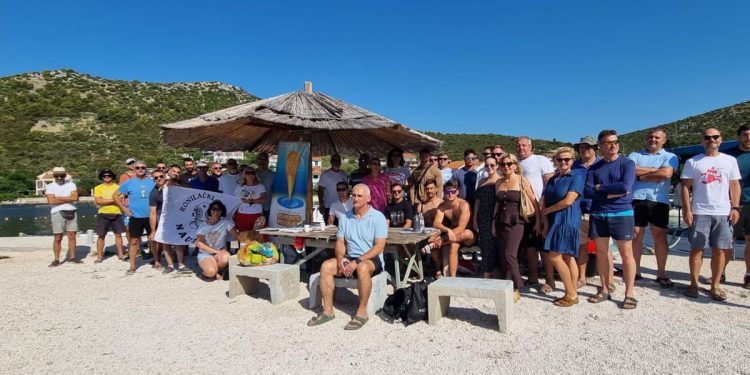 MARINSKI ZALJEV U akciji potrage za plemenitom periskom sudjelovalo preko 50 zaljubljenika u more