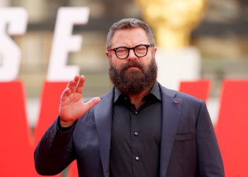 MIC-DROP parkova i rekreacije retortira na ‘glupi ljudi’ koji misle da je njegov lik Ron Swanson bio Trumpov navijač