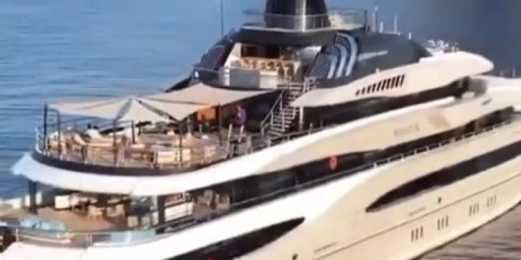 Magic Johnson, Dream Super Yacht u Capri