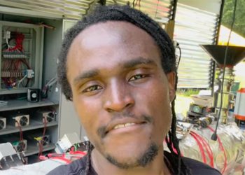 Majka koja nedostaje izumitelj Julian Brown kaže da je na sigurnom nakon što je zamračio na mreži