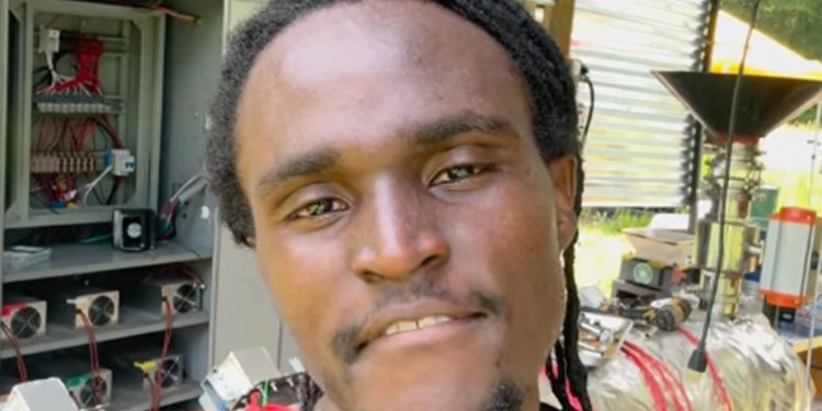 Majka koja nedostaje izumitelj Julian Brown kaže da je na sigurnom nakon što je zamračio na mreži