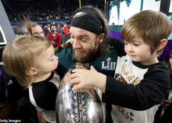 Majka prvak u Super Bowlu kćeri Bryana Bramana odaje počast počast nakon njegove smrti u 38