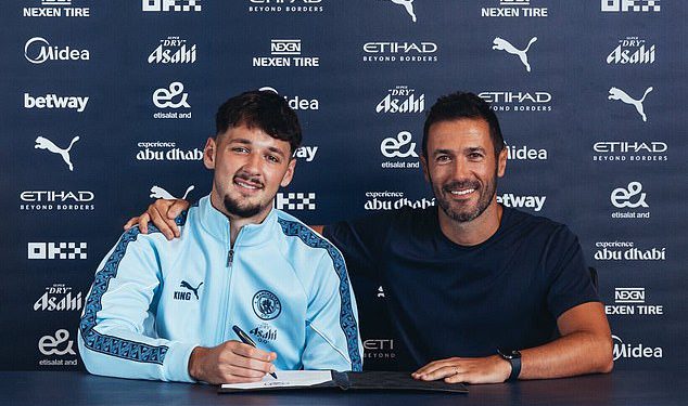 Man City Potpuno potpisivanje Jamesa Trafforda u britanskom rekordnom sporazumu za golmana jer Pep Guardiola postaje prvi menadžer u povijesti koji je potrošio 2 milijarde eura