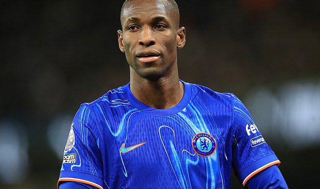 Man United ‘Hold Shock razgovori o premještanju za Chelsea zvijezdu s ocjenom 100 milijuna funti’ – ali ‘suočite se s jednom glavnom preprekom’ ako žele da se bave da bi se poslali