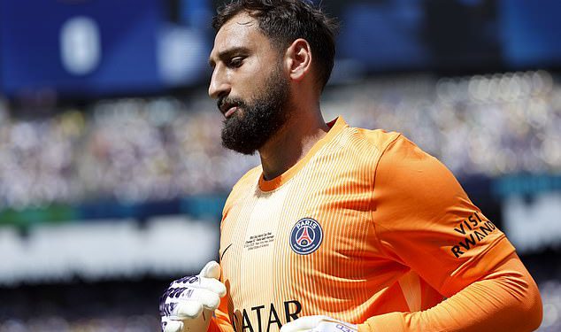 Man United ‘Pridružite se lovu kako bi potpisala Gianluigi Donnarumma iz PSG -a’ … Ali ‘Face Hurtle u utrci za golmanu potpis’