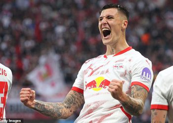 Man United čine Benjamin Sesko svoju gornju metu napadača nad Ollie Watkins – dok Crveni vragovi izgledaju odbacuju konkurenciju iz Newcastlea