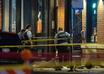 Masovna pucnjava iz noćnog kluba u Chicagu ostavlja četiri mrtve i 14 ranjene