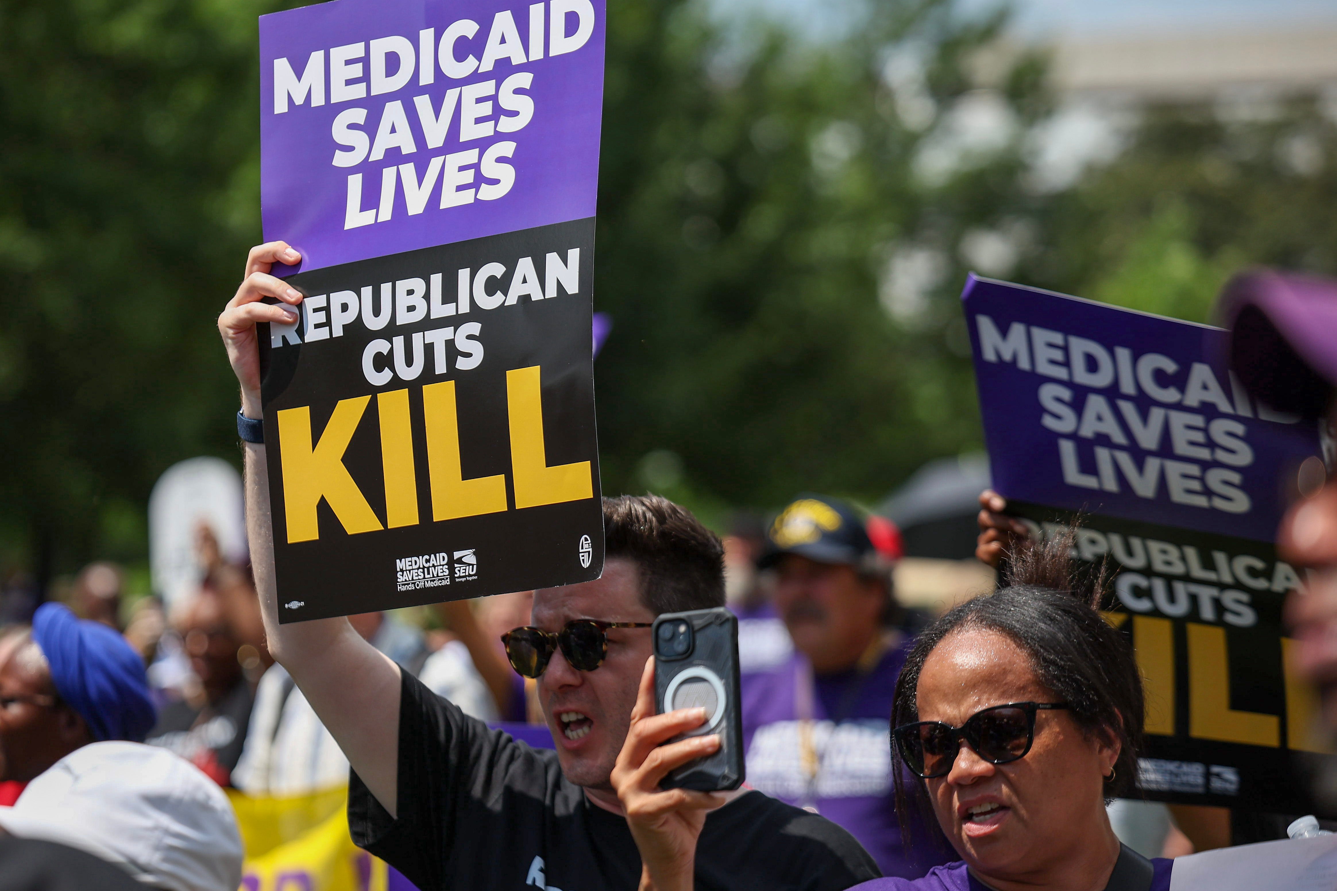 Kongresni ured za proračun procjenjuje da bi 7,8 milijuna Amerikanaca moglo biti smanjeno iz Medicaida do 2034. godine