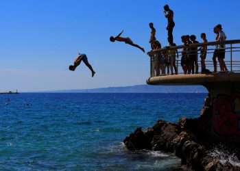 Mediteranski morski hitovi rekordni 30C jer europski morski toplinski val dovodi vrste u rizik