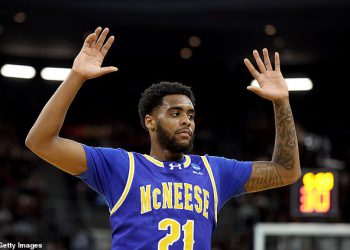 Memphis čuvar iskren Parker uhićen nakon što je navodno gurnuo svoju djevojku tijekom napada