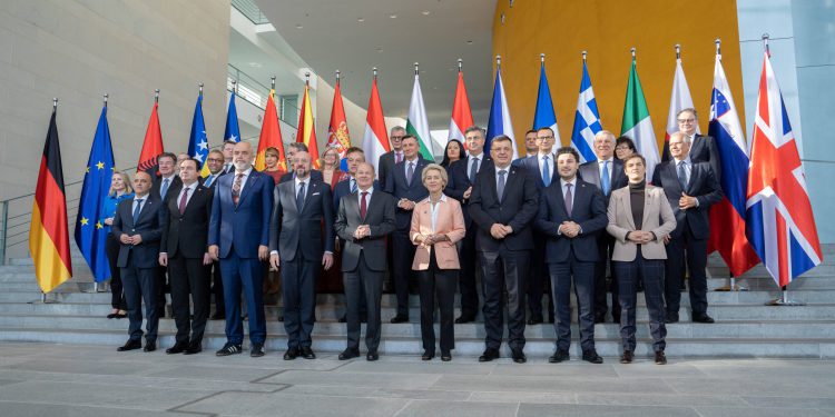 Mi i Oni: Tko konstruira neprijatelje, i zašto? Što žele od Hrvatske?