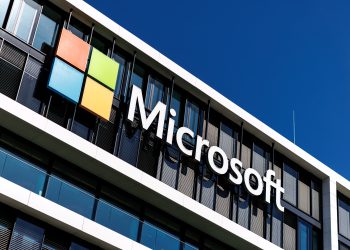 Microsoft u središtu kontroverzi: Nakon masovnih otpuštanja traži vize za tisuće stranih radnika
