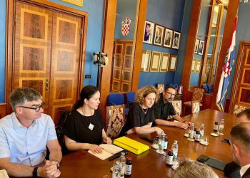 Ministrica Obuljen Koržinek s gradskim i županijskim čelnicima: Najavljena ulaganja u kulturnu infrastrukturu i zaštitu baštine