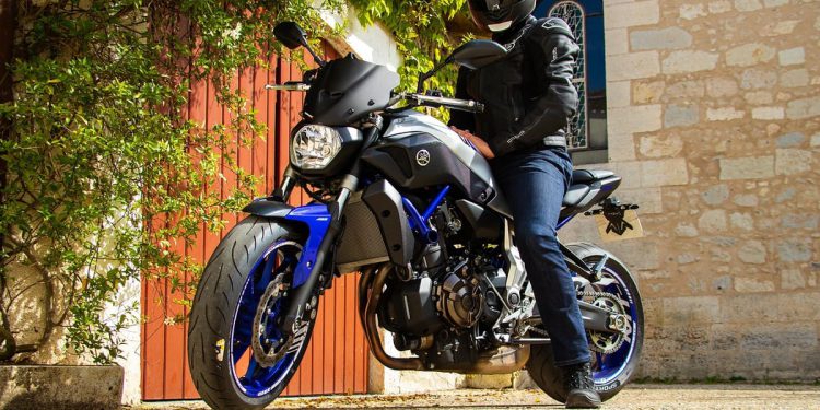 Mladi Srbin na motoru pozirao na Hvaru s "tri prsta"- bit će protjeran iz Hrvatske, ali i EU!