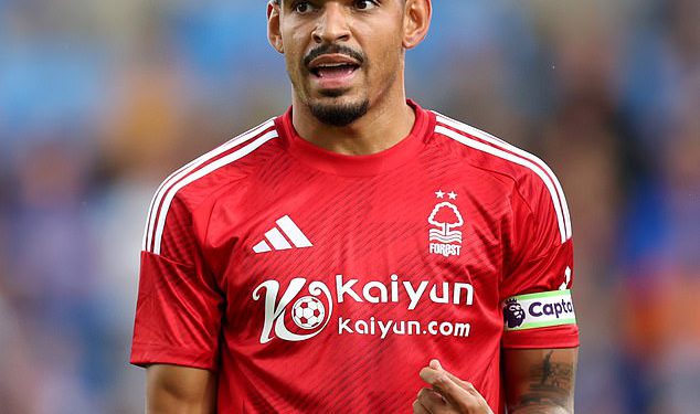 Morgan Gibbs-White održava daljnje razgovore s Nottingham Forest usred spora zbog planiranog prelaska u Tottenham, ali trenira sa svojim suigračima jer Premier liga odmjerava istragu