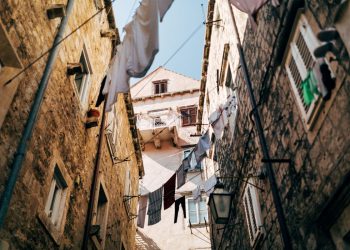 Morska biologinja izlaže u Dubrovniku: “Ekologija i konzumerizam”