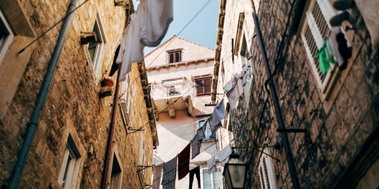 Morska biologinja izlaže u Dubrovniku: “Ekologija i konzumerizam”