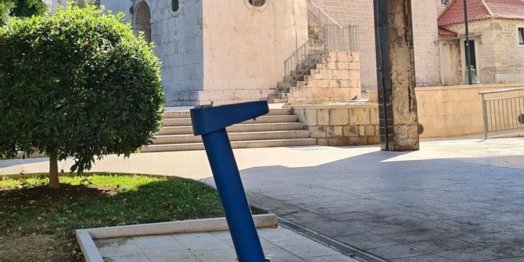 Možete piti, napuniti boce, osvježiti svog četveronožnog ljubimca: nova javna česma postavljena kod Gospe vanka grada