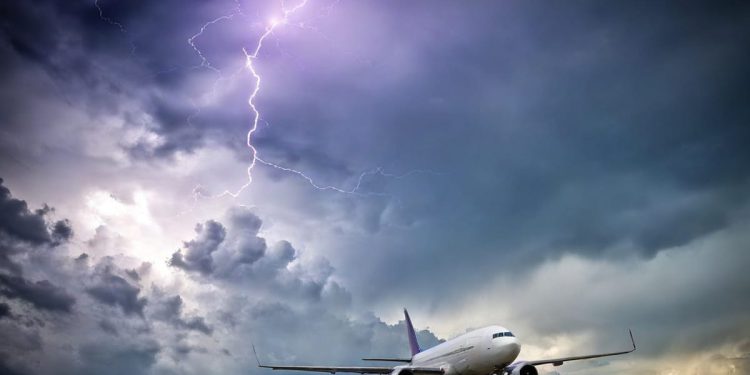 Munja udarila u zrakoplov dok je slijetao u zračnu luku na Krku