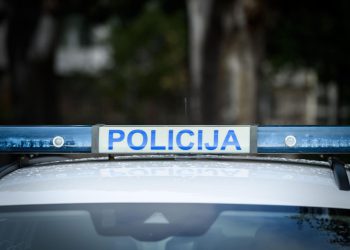 Muškarac u ugostiteljskom objektu u Bilicama pretukao 68-godišnjaka potom ukrao automobil i pobjegao: ‘Uhićen je’