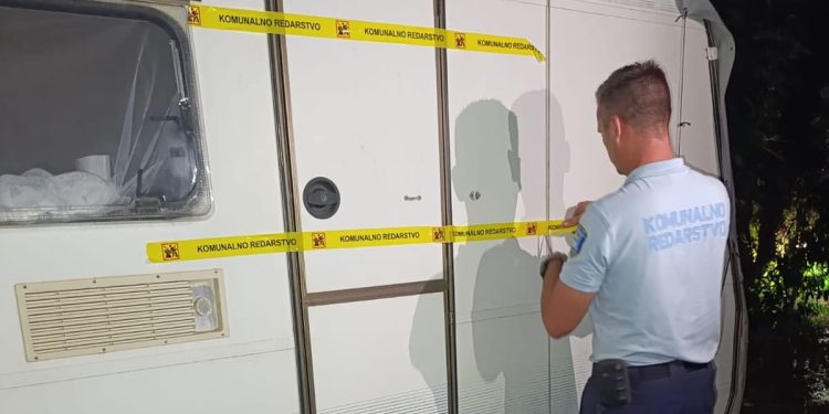 NEMA VIŠE LABAVO – U Umagu zapečaćeno šest objekata zbog nelegalnog kampiranja!