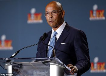 NFL se ljuljao kao šef sindikata igrača Lloyd Howell Jr. podnio ostavku nakon niza kontroverzi