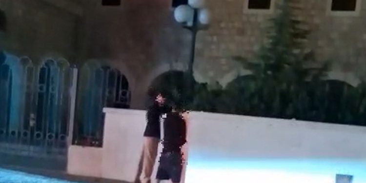 NIŠTA IM NIJE SVETO Mladi turisti “olakšaju” se gdje stignu, makar to bilo uz zidove crkve