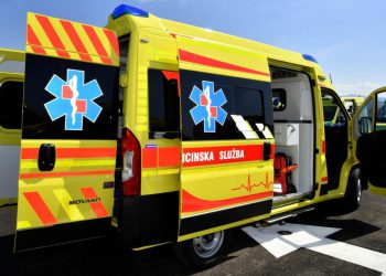 Na putu do bolnice preminula 74-godišnjakinja ozlijeđena u prometnoj nesreći na Pelješcu. Još jedna osoba preminula u bolnici