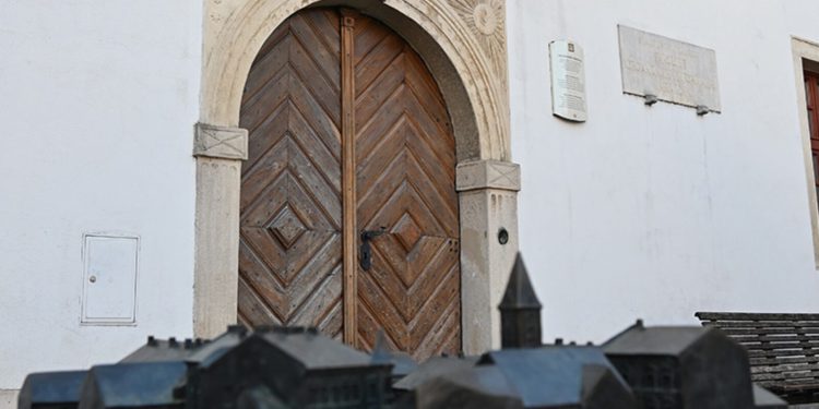 Na sjecištu znanosti i tehnologije: Doktorski studij Informacijskih znanosti na FOI-ju