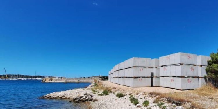 Na sjeveru pulskog zaljeva nasipavat će se more